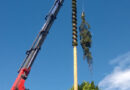 Oö: Sturmböe kappt Maibaum in Ohlsdorf