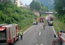Oö: Eine Person eingeklemmt, drei Verletzte bei Unfall