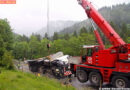 Nö: Sattelzug auf der LB71 in Lackenhof umgestürzt