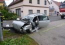 Stmk: Unfall auf B115a und Pkw gegen Hauswand mit Personenrettung