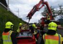 Nö: Pkw prallt gegen einen Baum -> Zwei Schwerverletzte