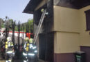 Stmk: Schwelbrand am Dach und Heckenbrand erfasst Hausfassade