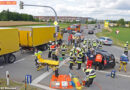 Bayern: Kleinwagen prallt in München gegen Lkw