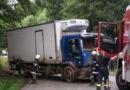 Bgld: Lkw-Bergung aus aufgeweichtem Bankett in Oberpullendorf