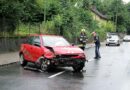Oö: Pkw touchiert eine Gartenmauer