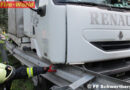 Oö: Lkw nach Unfall bei Schwertberg in Leitplanke verkeilt