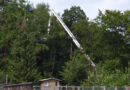 Deutschland: Feuerwehr holt Fallschirmspringer nach erstem Solosprung aus Baum
