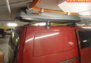 Oö: Fahrzeug in Tiefgarage mit Dachbox an Kabelbox / Sprinkler verheddert
