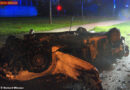 Nö: Am Dach liegender Pkw in Maria Enzersdorf in Vollbrand