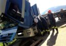 Oö: Sattelzugfahrzeug mit Vorderreifen eingebrochen