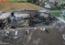 Nö: Großbrand und Explosionen in St. Valentin: 20.000 Reifen brennen
