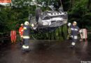 Oö: Fahranfängerin verwechselt Gang -> Absturz in einem Bach
