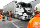 Oö: Lkw-Lenker nach Auffahrunfall im Fahrzeug eingeklemmt