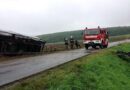 Nö: Zwei Seilwinden bei Lkw-Bergung auf der L11 im Einsatz