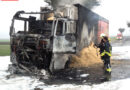 Nö: Lkw mit Sägespäne brennt in Braunsdorf – 8 Wehren im Einsatz