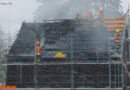 Schweiz: Photovoltaik-Anlage setzt vermutlich Scheunendach in Brand