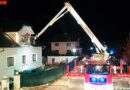 Oö: Person mittels Hubrettungsgerät aus dem 1. Stock transportiert