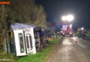 Bgld: Lkw mit 70 Paletten Äpfel über Böschung gestürzt