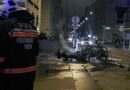 W: Motorrad fängt nach Zusammenstoß Feuer