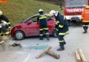 Oö: Pkw landet nach Unfall am Dach