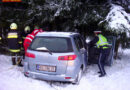 Oö: 70-jährige bei Zusammenstoß mit Baum im Pkw eingeklemmt
