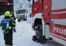 Oö: Tankwagen kam in Bad Goisern trotz Schneeketten ins Rutschen