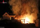 Nö: Anbau eines Wohnhauses in Sitzenberg in Flammen – Feuerwehrmann verletzt