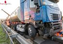 Oö: Milchtanker schleuderte auf der A1 bei Ansfelden gegen Anpralldämpfer