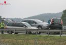 Bayern: Zwei Fahrzeug-Gespanne verkeilen sich bei Unfall auf der A8 bei Aufham