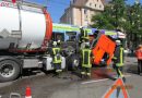 Bayern: Lkw-Fahrerkabine nach Kollision mit Straßenbahn in Augsburg nach vorne gekippt