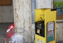 Bayern: Kind steckt mit Hand in Automaten fest