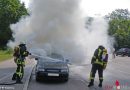 Bayern: Auto in Augsburg brennt in voller Ausdehnung