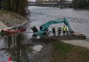 Stmk: Bergung eines in der Mur versunkenen 20-Tonnen-Kettenbaggers in Bad Radkersburg