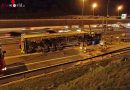 Schweiz: Lkw mit Stahlträger auf Autobahn bei Baden