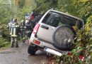 Oö: Autobergung auf engem Verkehrsweg in Bad Ischl