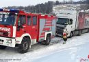 Nö: Fehlende Schneeketten → Bergung eines Sattelzuges am Friesenberg in Biberbach