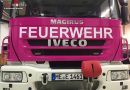 Deutschland: Imagekampagne Feuerwehr Erkrath: “Augen auf” mit rosa Feuerwehrfahrzeug