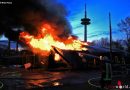 Deutschland: Holzbaracke in Essen in Vollbrand