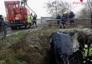 Stmk: Pkw in Mühldorf in Bachbett gestürzt