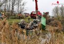 Oö: Vier Tonnen Zuckerrüben landeten samt zwei Anhänger im Teich