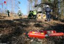 Oö: Brand einer Forstmaschine im Wald bei Feldkirchen an der Donau