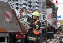 Oö: Tausende Hühner nach Lkw-Unfall auf der Autobahn → mehrere Wehren im Einsatz