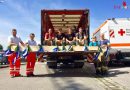 Bayern: Feuerwehr Freilassing klaut den Firstbaum der neuen Fahrzeug-Garage am Freilassinger BRK-Haus
