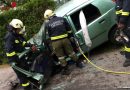 Oö: Einsatz des hydraulischen Rettungsgerätes nach Verkehrsunfall in Gmunden