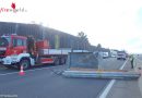 Nö: Kleinbus mit Anhänger verunfallt auf S5 bei Grafenwörth