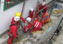 Stmk: Grazer Berufsfeuerwehr mit Höhenretter bei abgestürzten Bauarbeiter im Einsatz