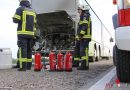 Oö: Motorbrand bei Schulbus in Grieskirchen mit Feuerlöschern im Zaum gehalten