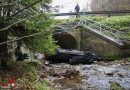 Oö: Pkw stürzt in Haibach/Donau kopfüber in Bach → Berge- und Öleinsatz für die Feuerwehr