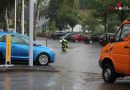 Deutschland: Kurzer Starkregen flutet Fahrbahn 40 cm hoch