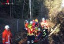 Deutschland: Feuerwehr rettet Person aus Notlage nach Sturz bei Forstarbeiten